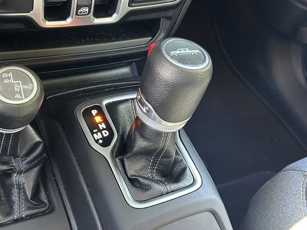 Certified 2025 Jeep Gladiator Sport AWD/4WD image 28