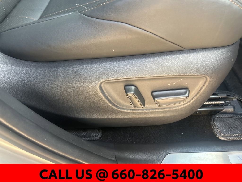 Used 2022 Toyota Venza Limited image 7