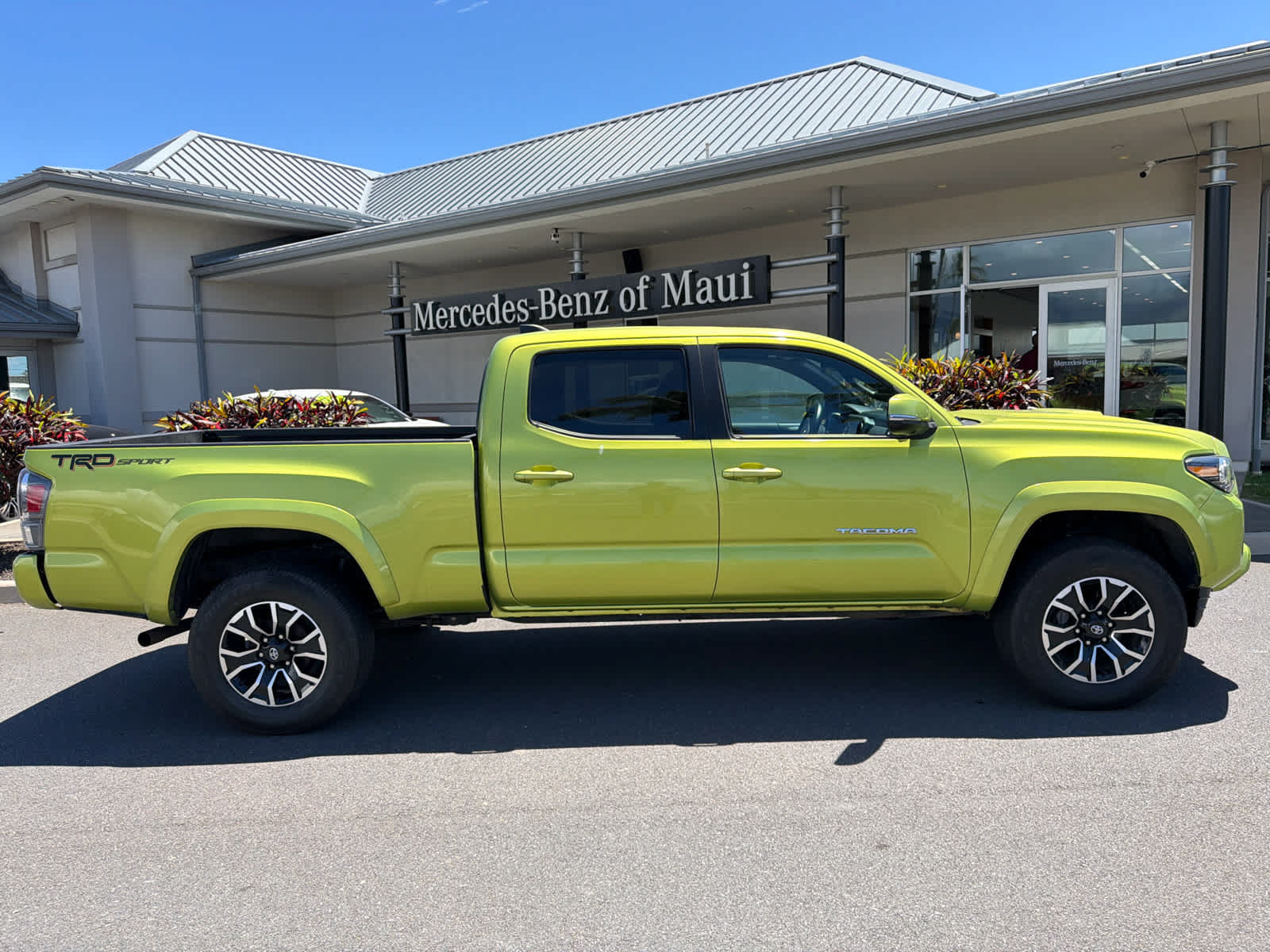 Used 2023 Toyota Tacoma TRD Sport RWD image 2