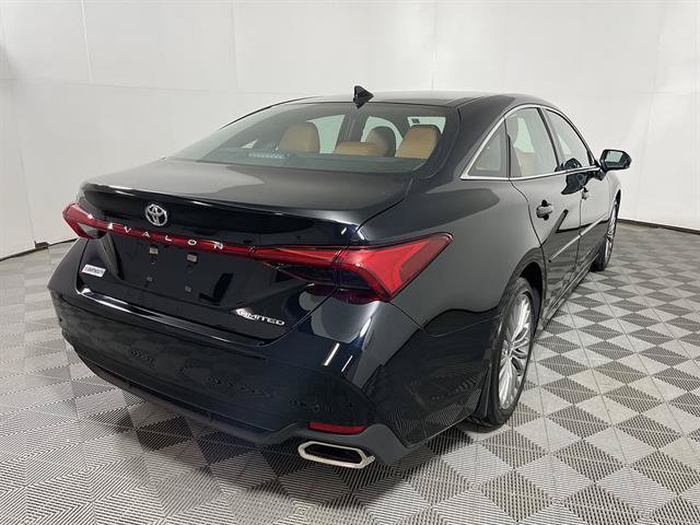 Certified 2022 Toyota Avalon Limited w/ Advanced Safety Package FWD image 7