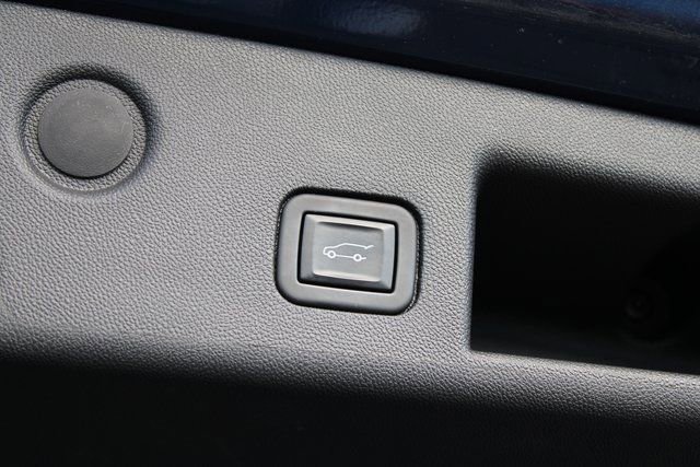 Used 2022 Chevrolet Equinox LT w/ Driver Convenience Package image 28