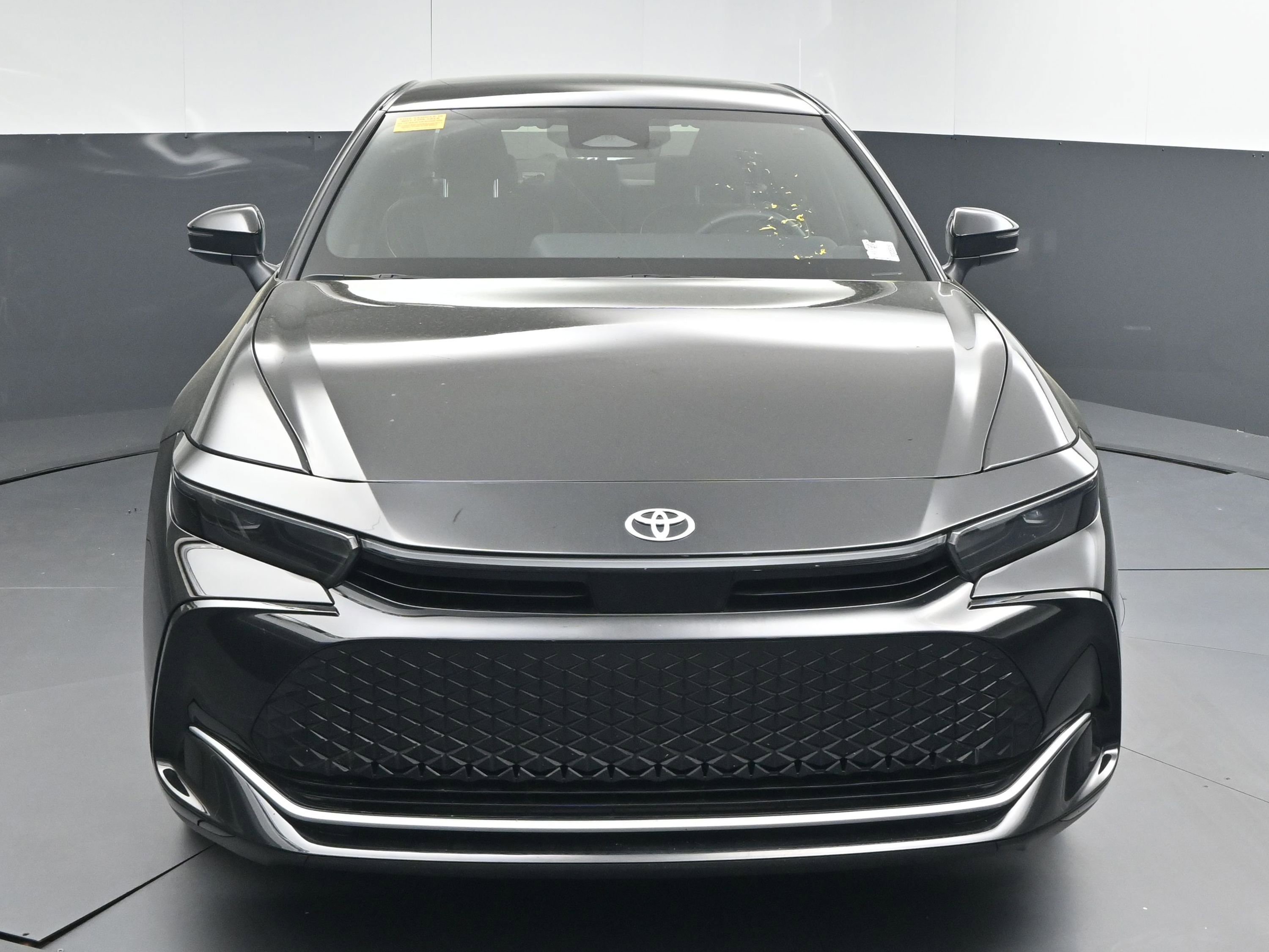 Certified 2025 Toyota Crown XLE image 2