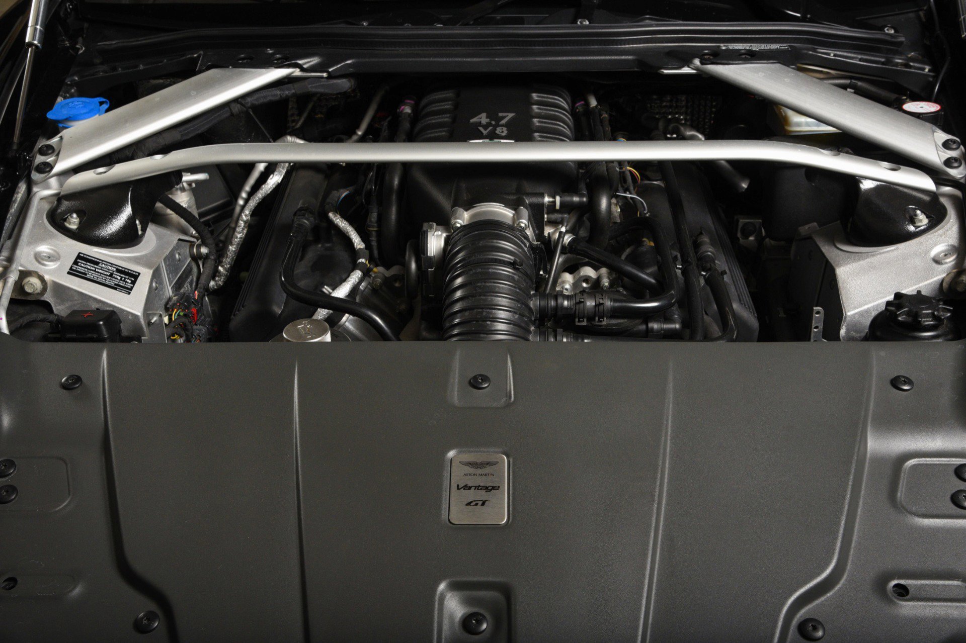 Used 2015 Aston Martin V8 Vantage GT image 31