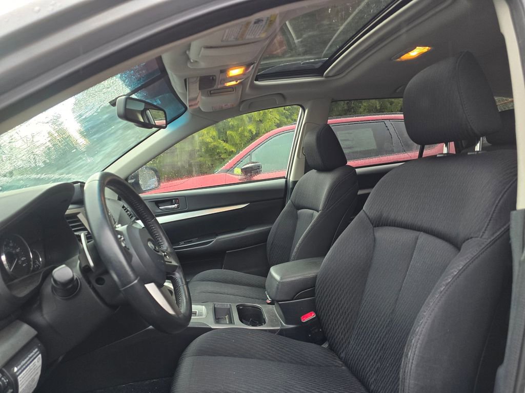 Used 2010 Subaru Outback 2.5i Premium image 2