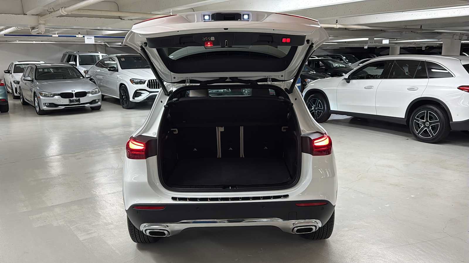 Used 2025 Mercedes-Benz GLA 250 4MATIC image 32