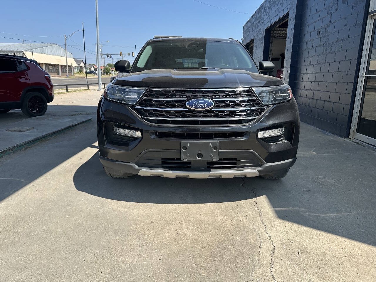 Used 2020 Ford Explorer XLT w/ Equipment Group 202A RWD image 3