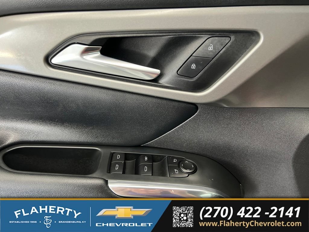 Used 2026 Chevrolet Traverse LT w/ Driver Confidence Package FWD image 21