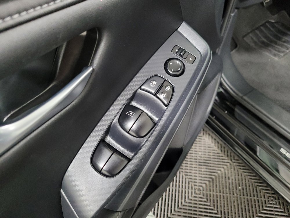 Used 2025 Nissan Sentra SV FWD image 27