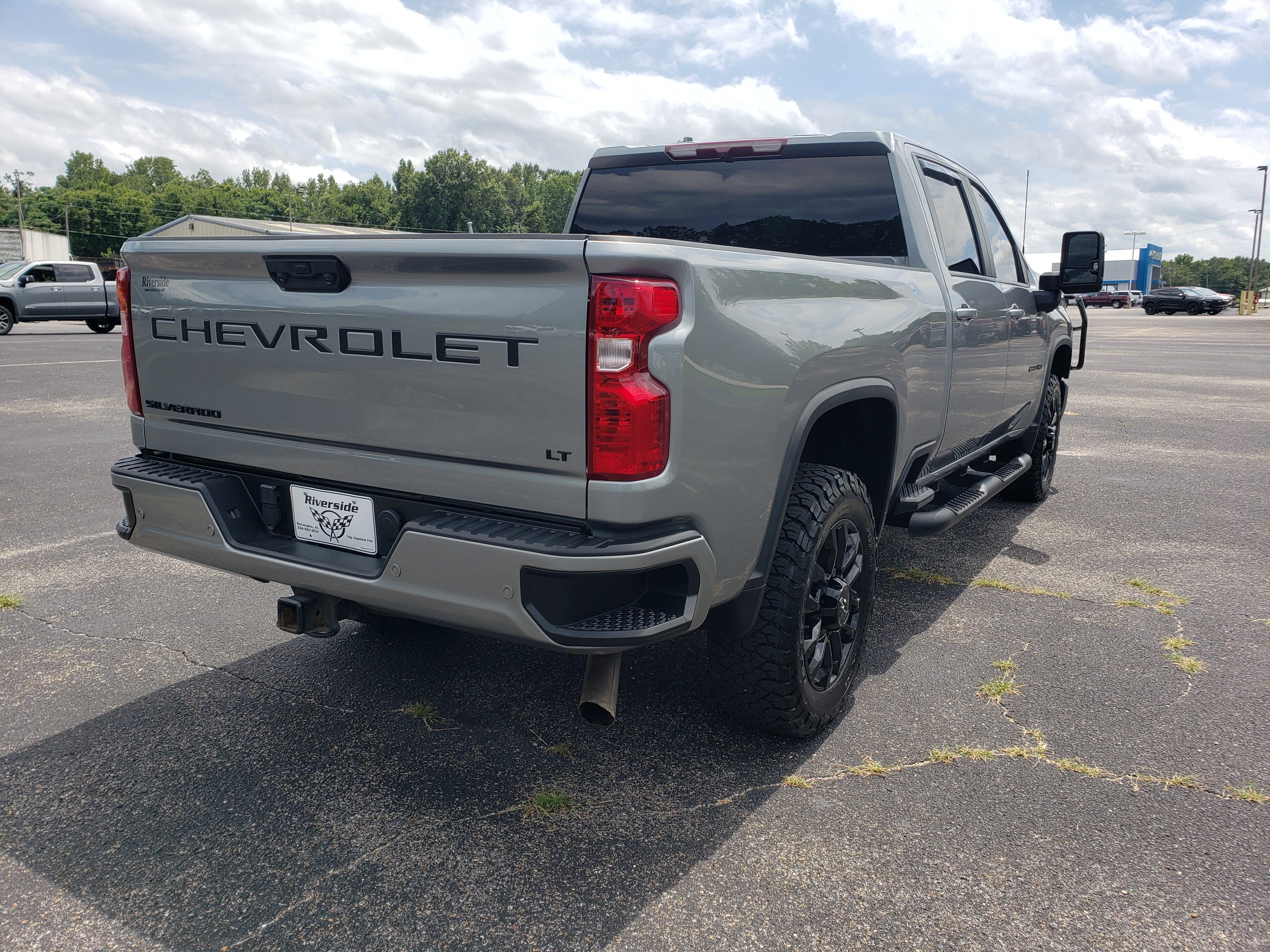 Used 2024 Chevrolet Silverado 2500 LT AWD/4WD image 3