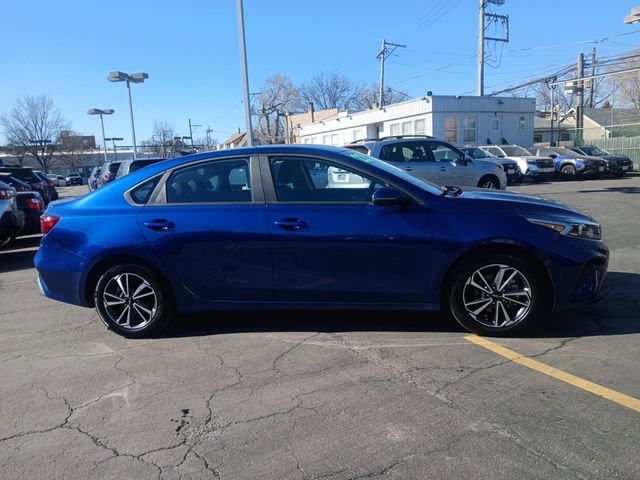 Used 2022 Kia Forte LXS w/ LXS Technology Package image 3