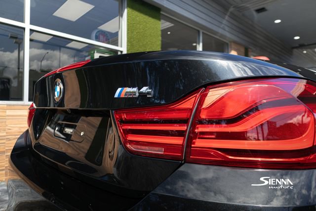 Used 2018 BMW M4 Convertible image 21