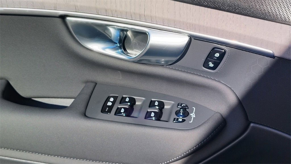 New 2026 Volvo XC90 B6 Ultra image 10