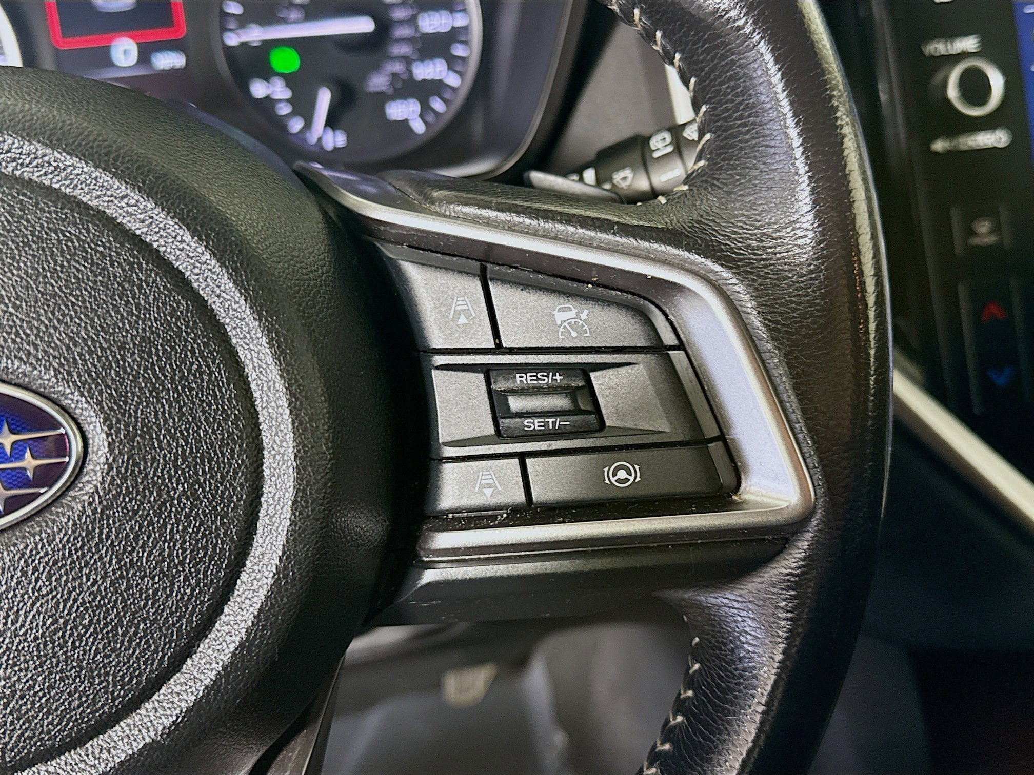 Used 2024 Subaru Ascent Premium w/ Convenience Package image 15