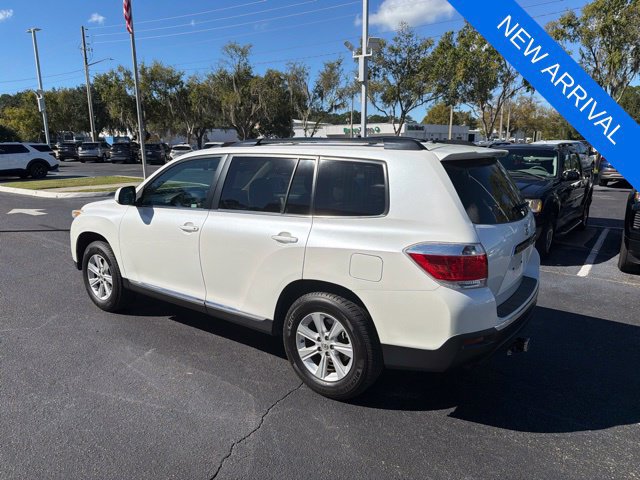 Used 2011 Toyota Highlander SE w/ Tow Pkg FWD image 8