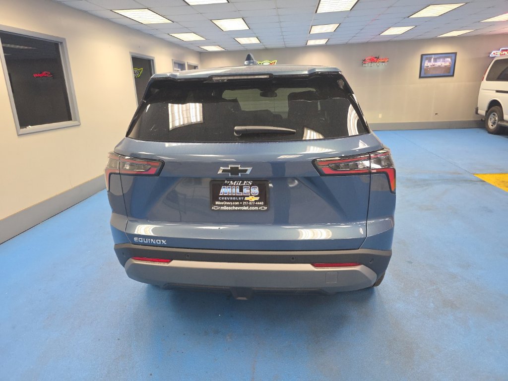 New 2027 Chevrolet Equinox LT FWD image 4