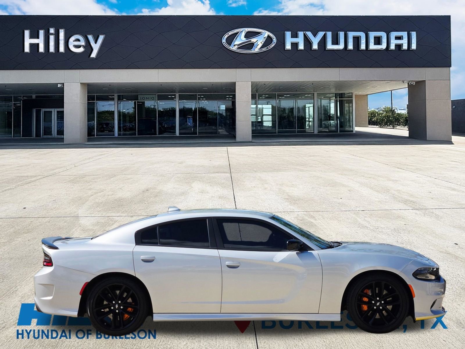 Used 2023 Dodge Charger GT w/ Plus Group image 3