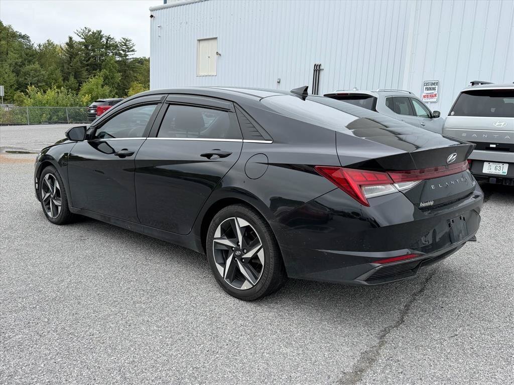 Used 2023 Hyundai Elantra Limited FWD image 5