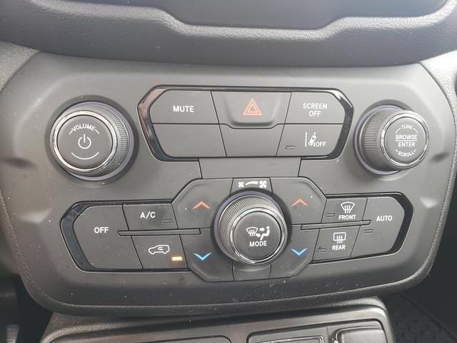 Used 2023 Jeep Renegade Limited w/ Sun/Sound Group AWD/4WD image 23
