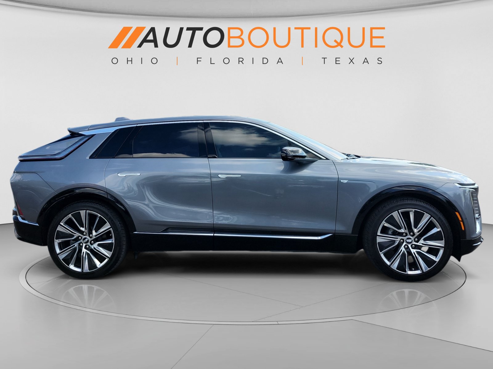 Used 2023 Cadillac Lyriq 2WD image 7