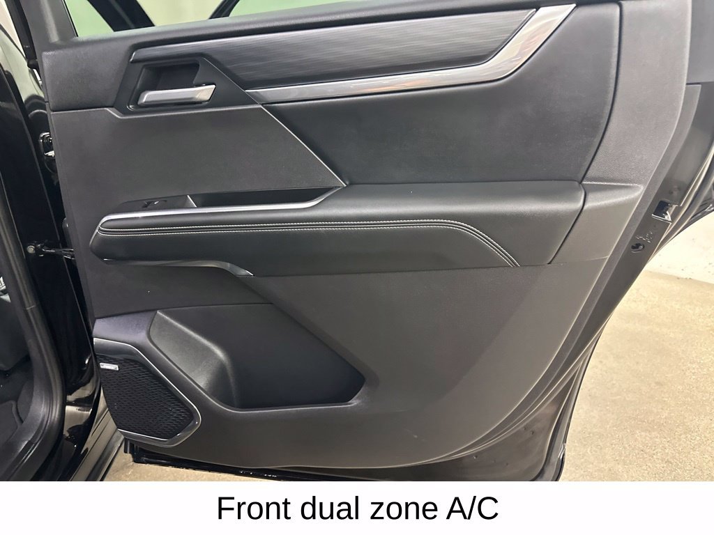 Used 2026 GMC Acadia Elevation w/ Elevation Premium Package AWD/4WD image 24
