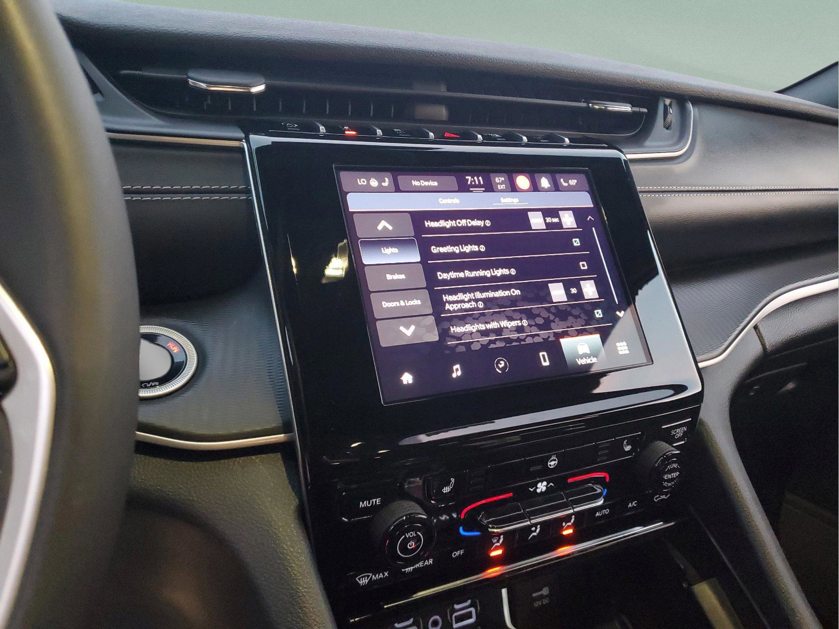 Certified 2023 Jeep Grand Cherokee Altitude image 22