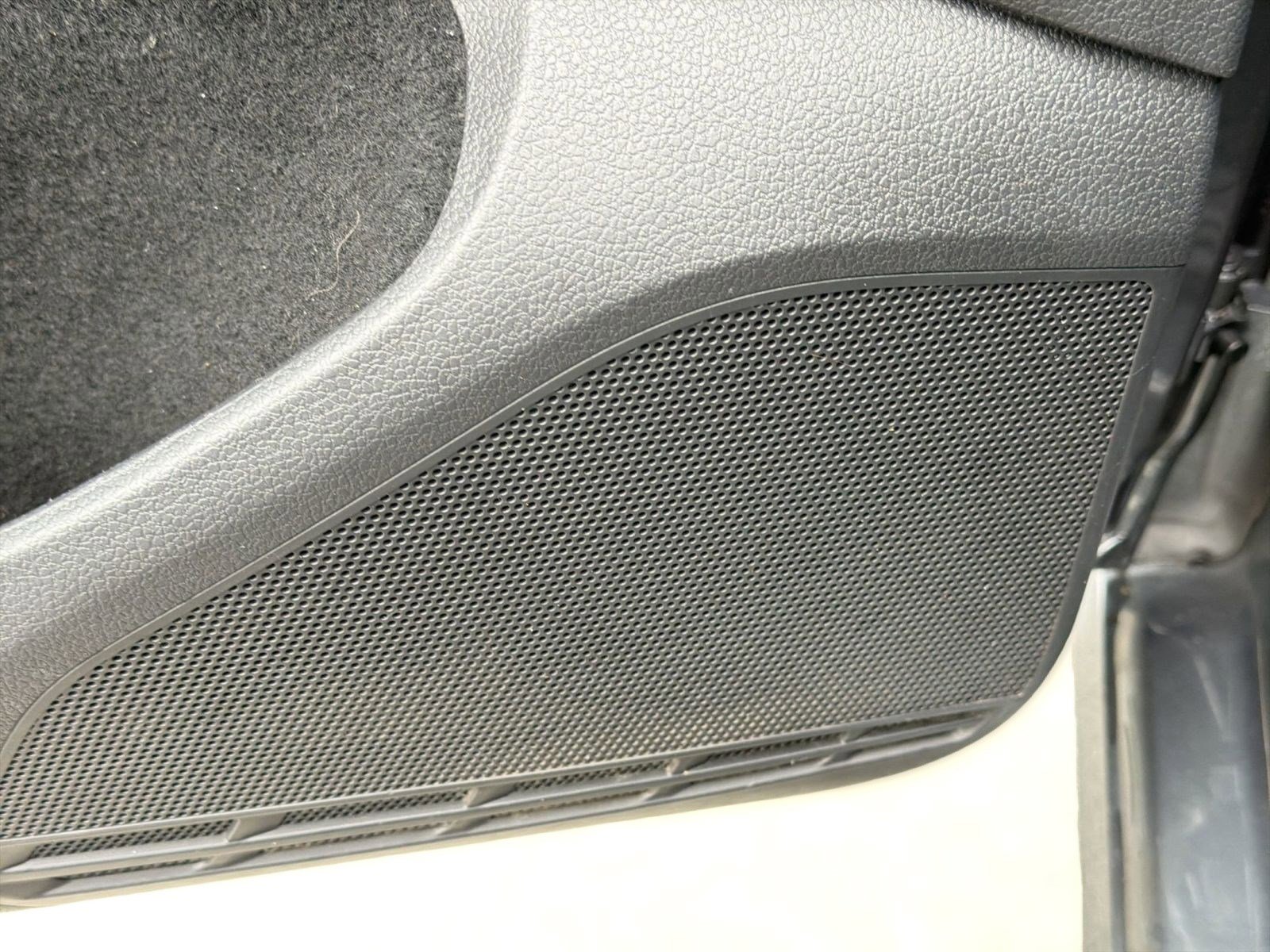 Used 2019 Volkswagen Golf S AWD/4WD image 21
