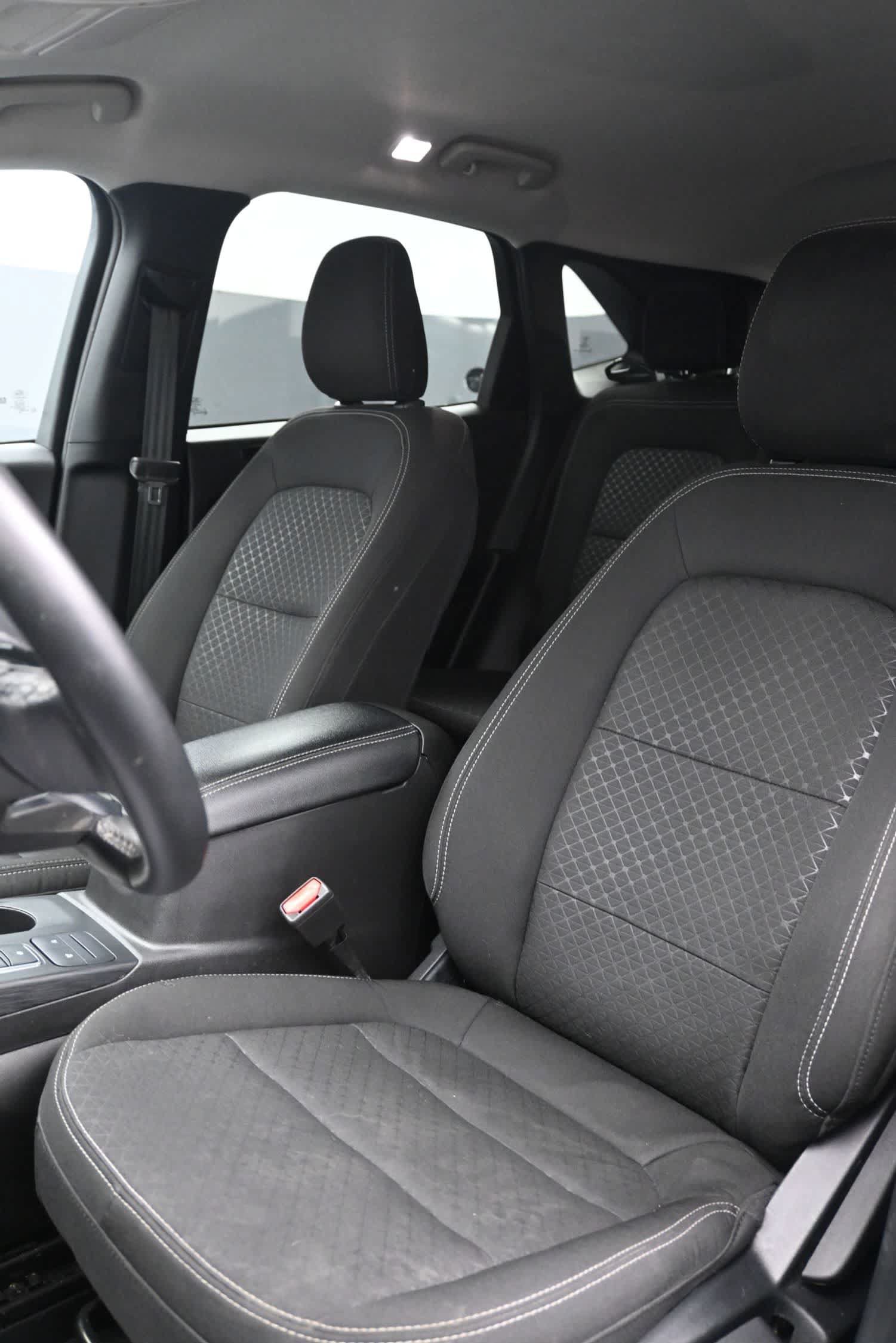Certified 2025 Ford Escape Active w/ Cold Weather Package FWD image 31
