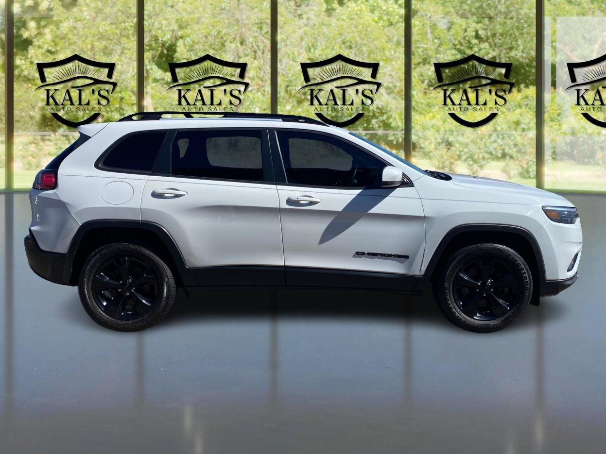 Used 2020 Jeep Cherokee Latitude Plus AWD/4WD image 4