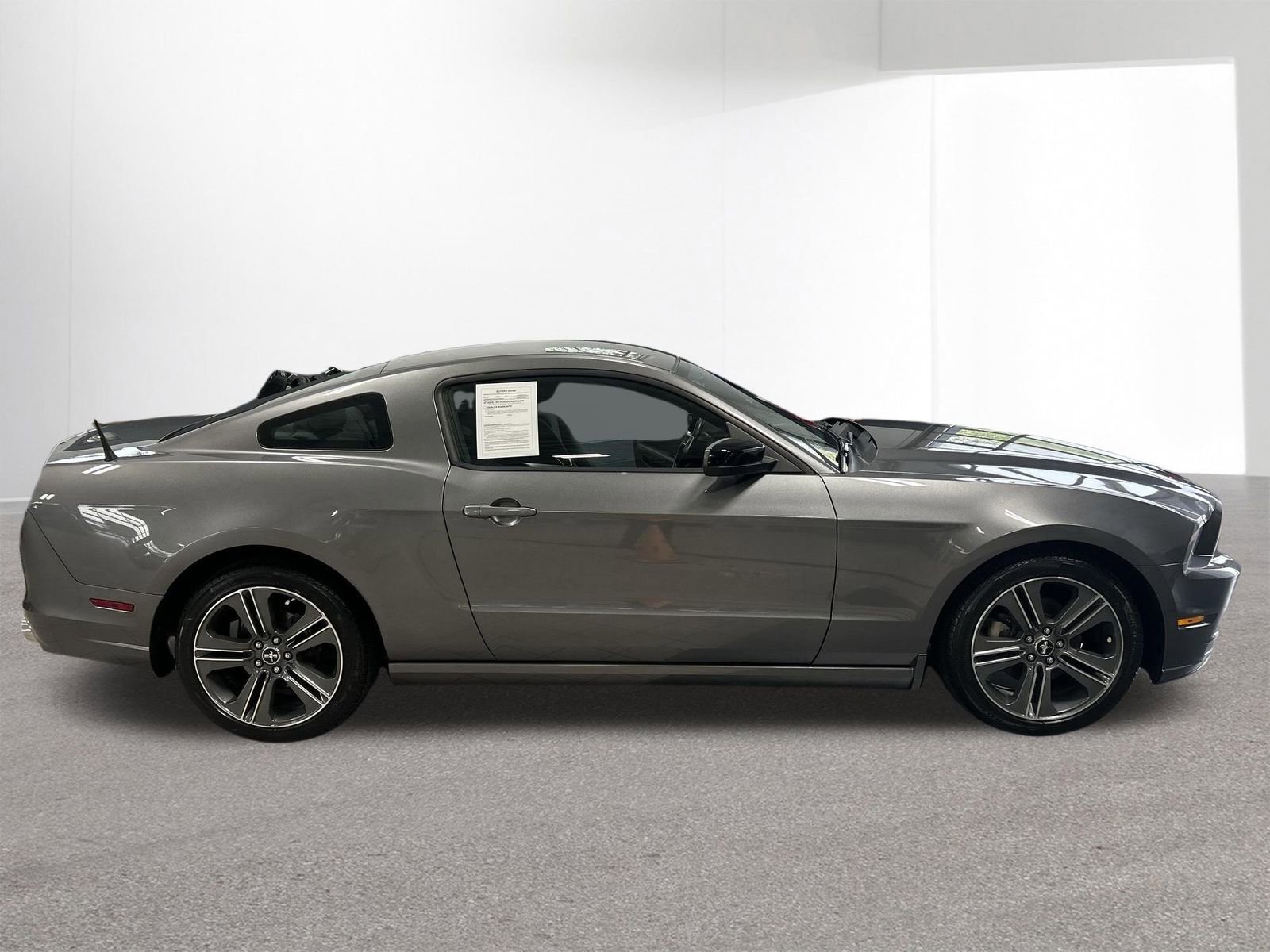 Used 2013 Ford Mustang Coupe w/ V6 Performance Pkg RWD image 39