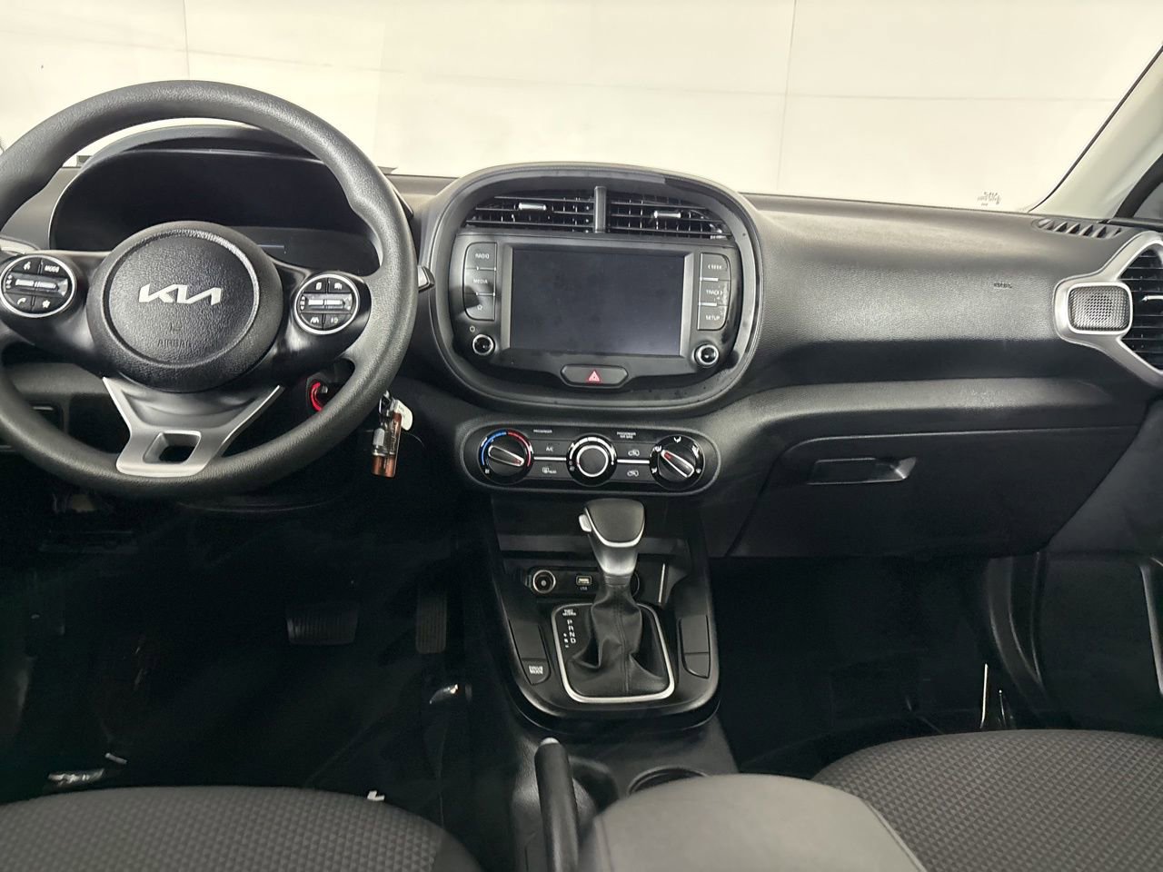 Used 2025 Kia Soul LX image 21