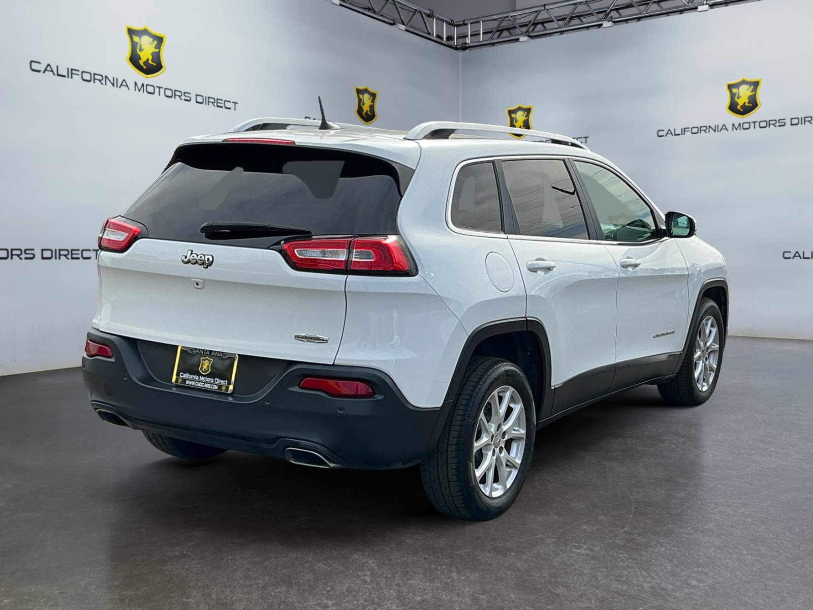 Used 2016 Jeep Cherokee Latitude w/ Safety/Convenience Group FWD image 3