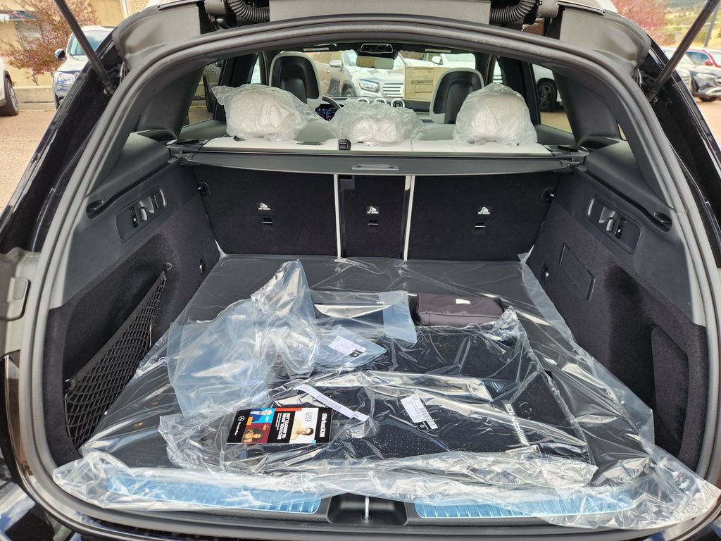 New 2026 Mercedes-Benz GLC 300 4MATIC image 9