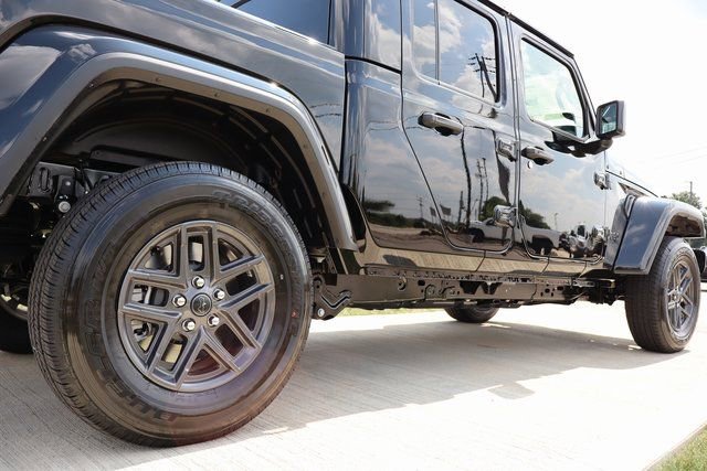 New 2025 Jeep Gladiator Sport image 37