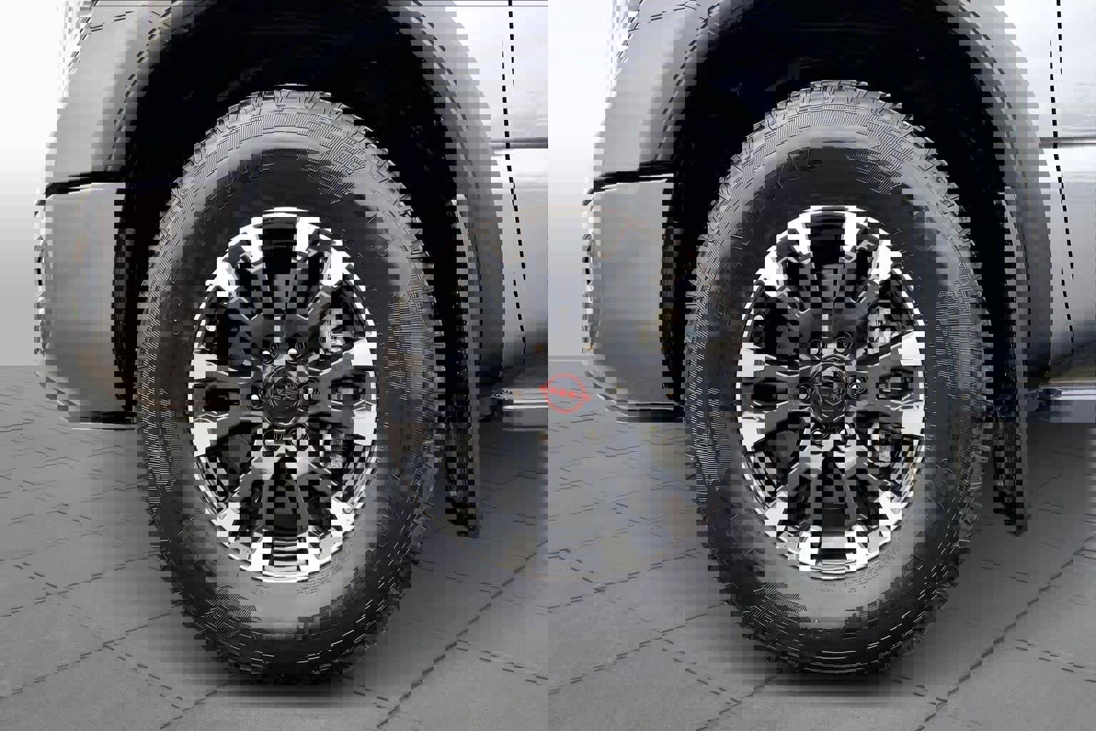 Used 2023 Nissan Titan PRO-4X w/ Pro-4x Convenience Package image 11