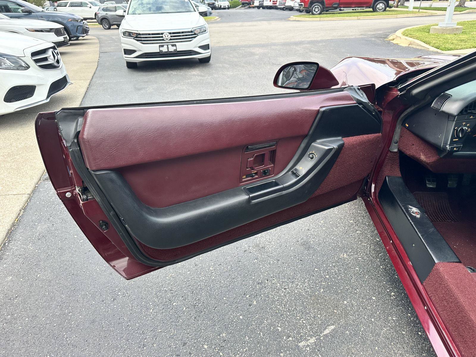 Used 1993 Chevrolet Corvette Coupe RWD image 19