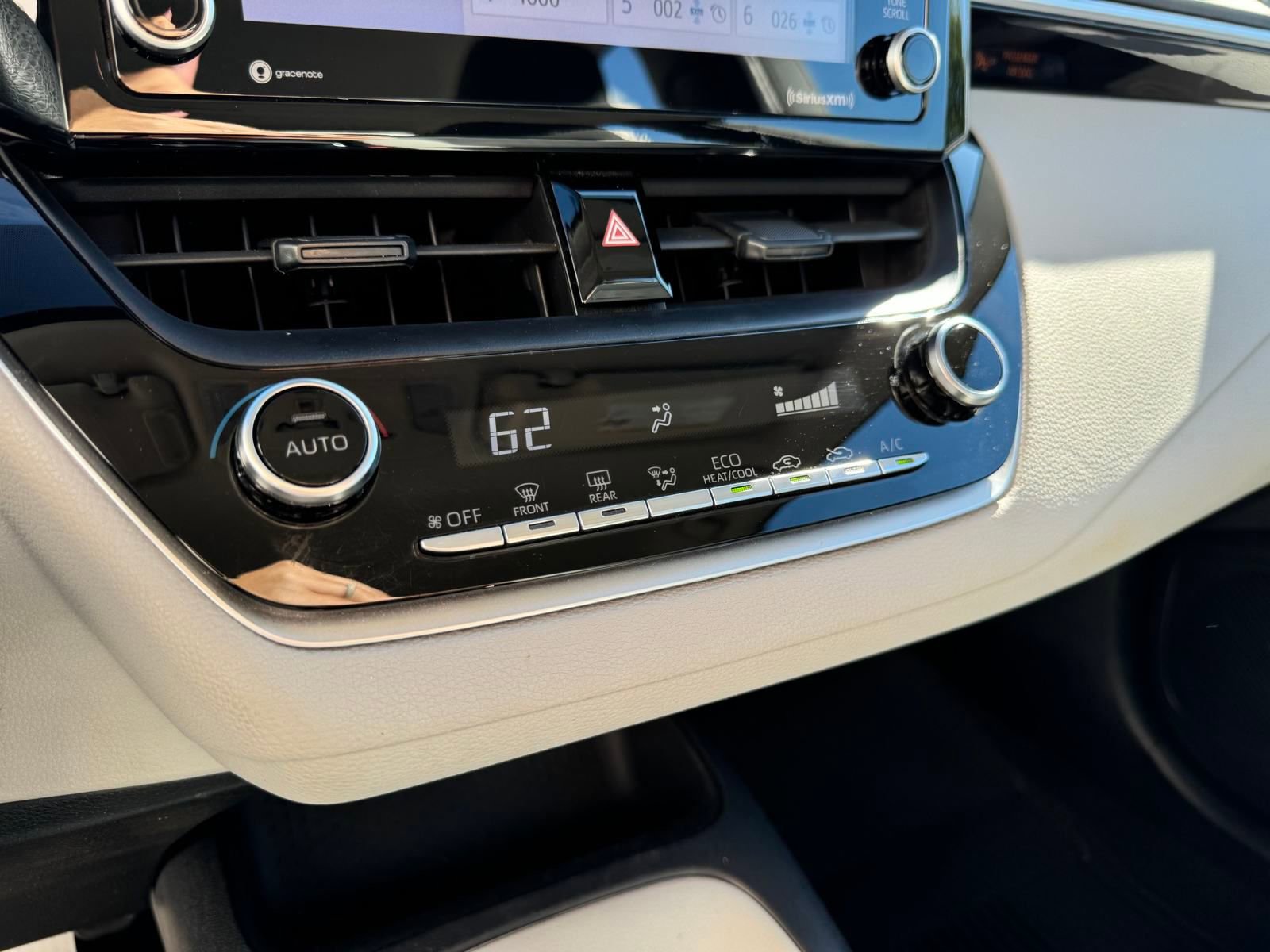 Used 2022 Toyota Corolla LE image 10