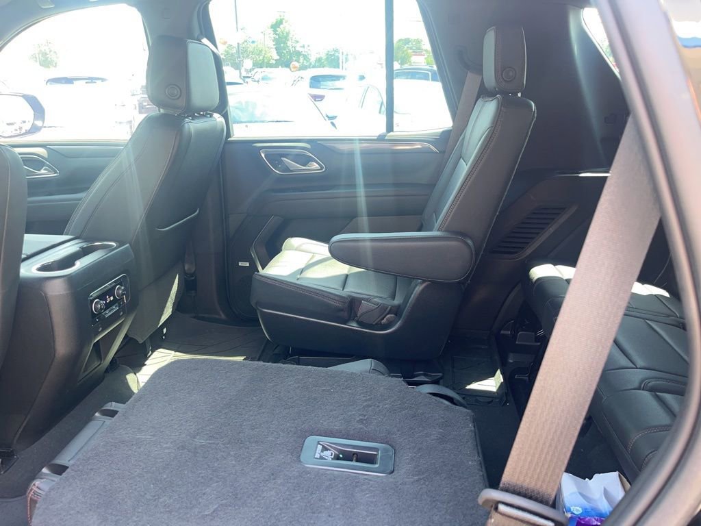 Used 2022 Chevrolet Tahoe RST w/ Luxury Package RWD image 19