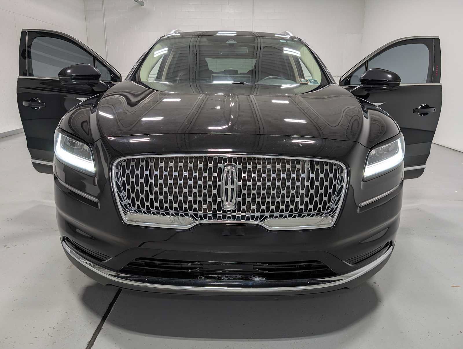 Used 2022 Lincoln Nautilus AWD w/ Premium Package image 15