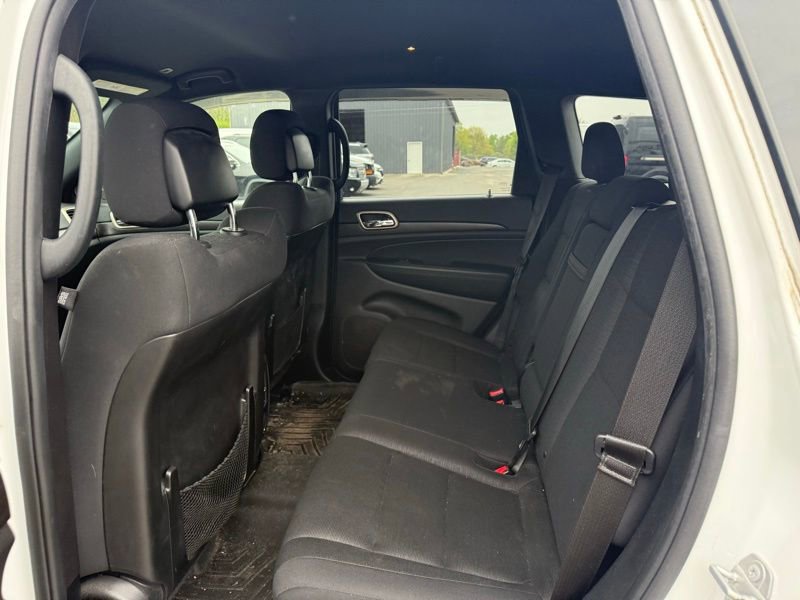Used 2017 Jeep Grand Cherokee Laredo AWD/4WD image 11
