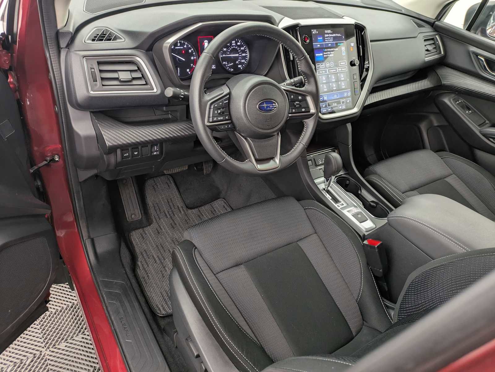 Used 2024 Subaru Ascent Premium w/ Convenience Package image 2