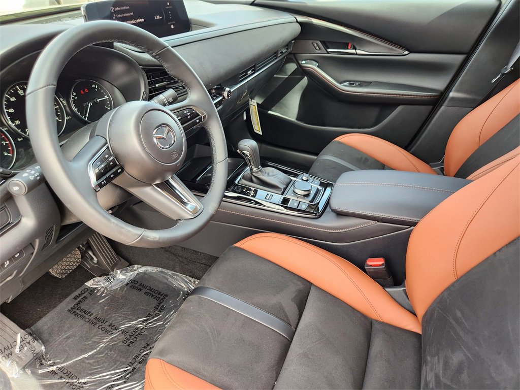 New 2025 MAZDA CX-30 Carbon image 7