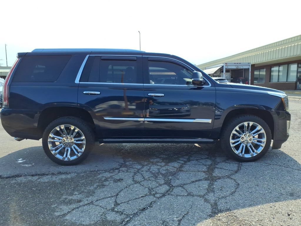Used 2019 Cadillac Escalade Premium Luxury w/ LPO, Radiant Package AWD/4WD image 6