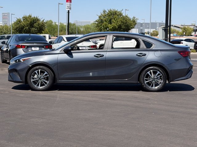 Used 2023 Kia Forte LXS FWD image 2