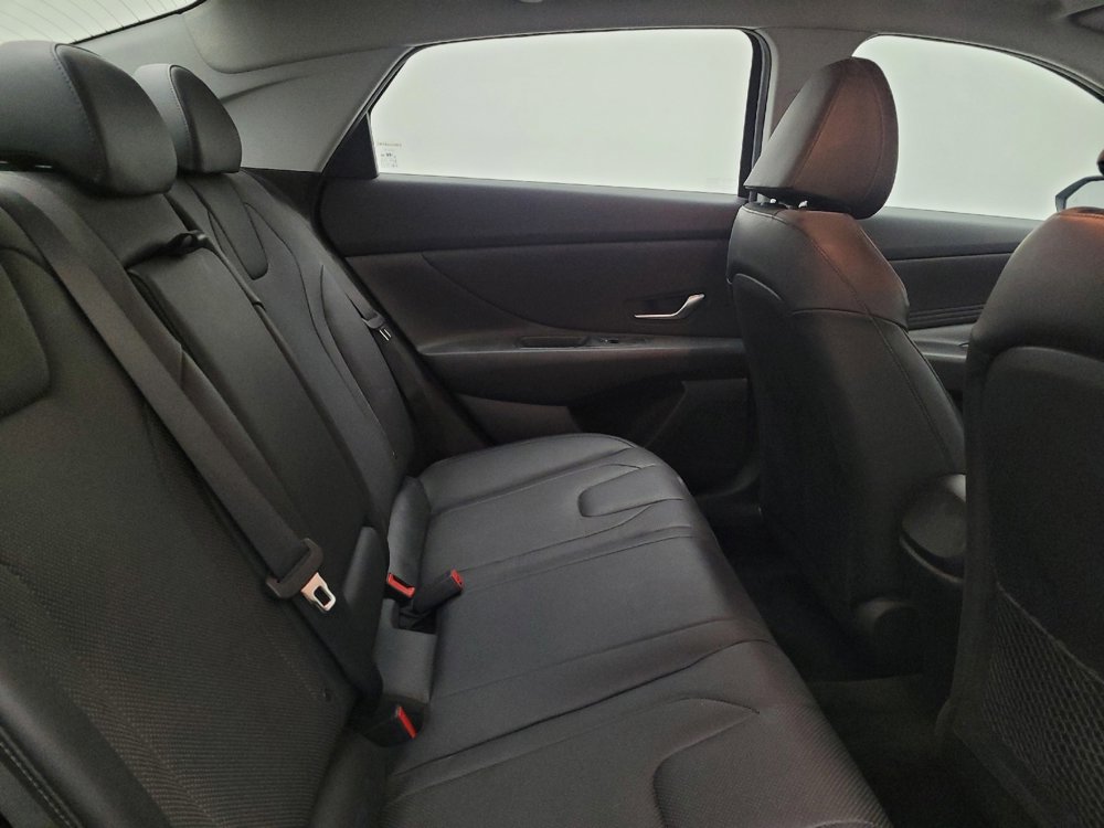 Used 2021 Hyundai Elantra Limited FWD image 19