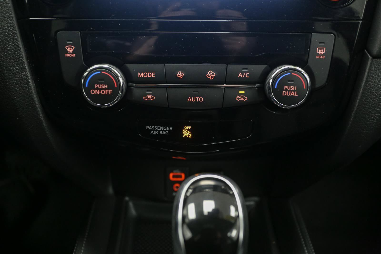 Used 2017 Nissan Rogue SL AWD/4WD image 29