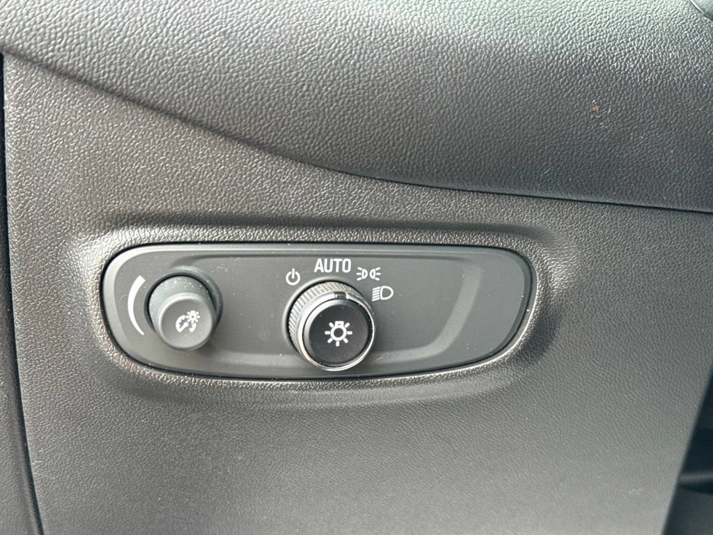 Used 2019 Chevrolet Equinox LT AWD/4WD image 18