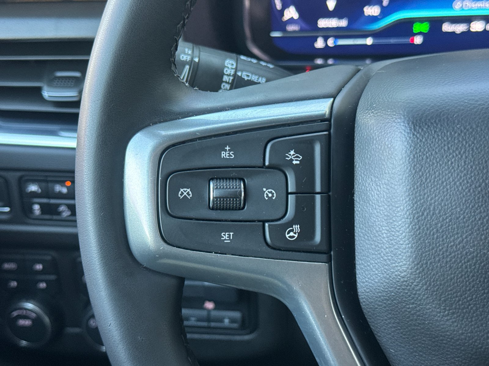 Used 2024 Chevrolet Suburban Premier w/ Premium Package AWD/4WD image 29