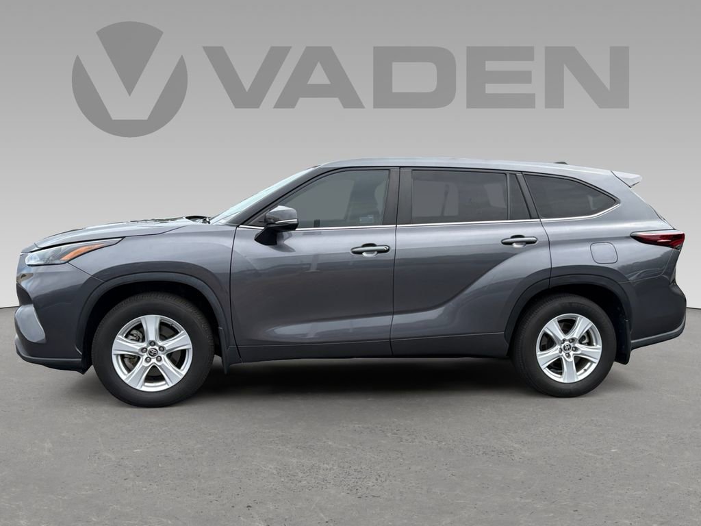 Used 2024 Toyota Highlander LE AWD/4WD image 7