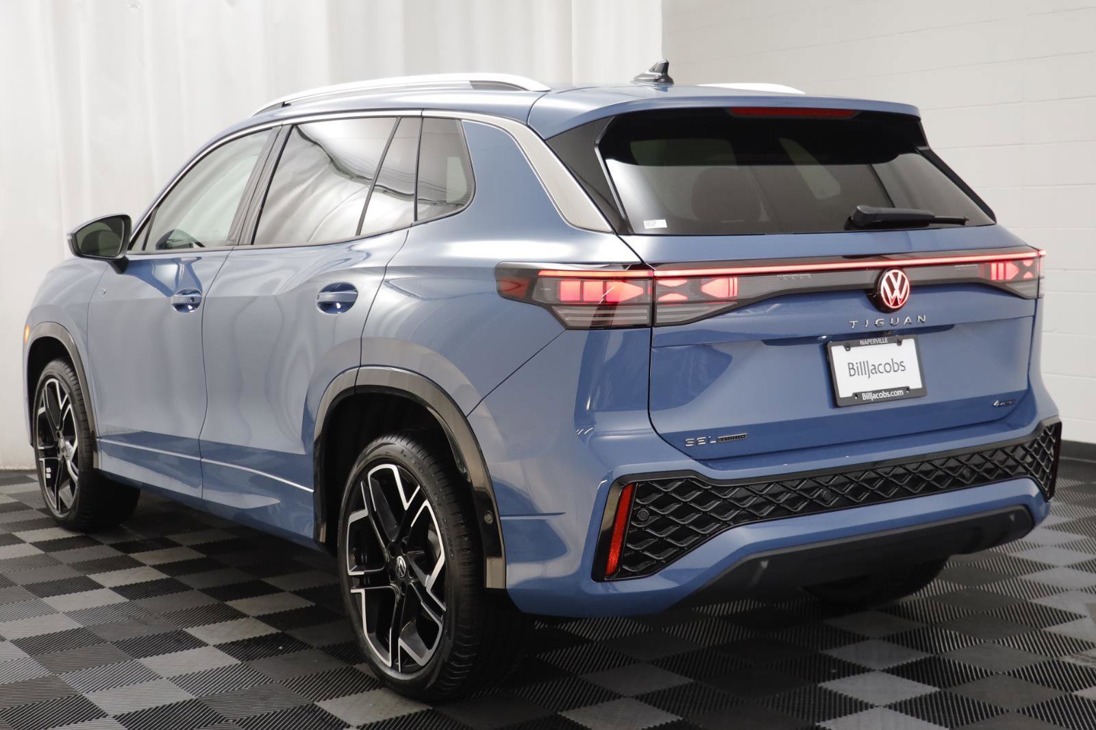 New 2026 Volkswagen Tiguan SEL R-Line image 17