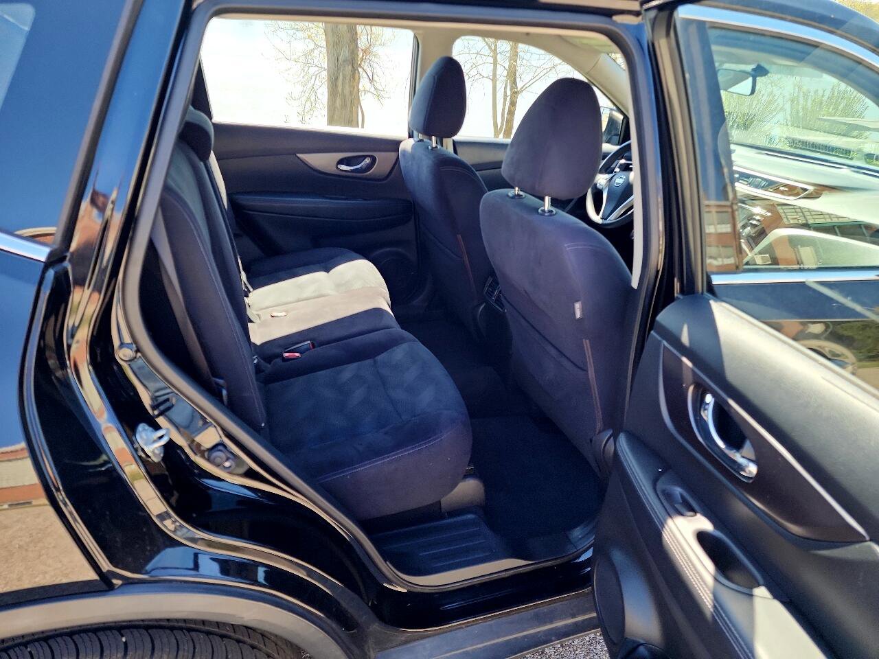 Used 2016 Nissan Rogue S image 11